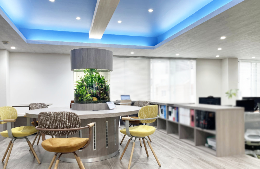 大阪市　石元商事株式会社様のオフィスに設置！直径60cm円柱水槽販売・設置事例